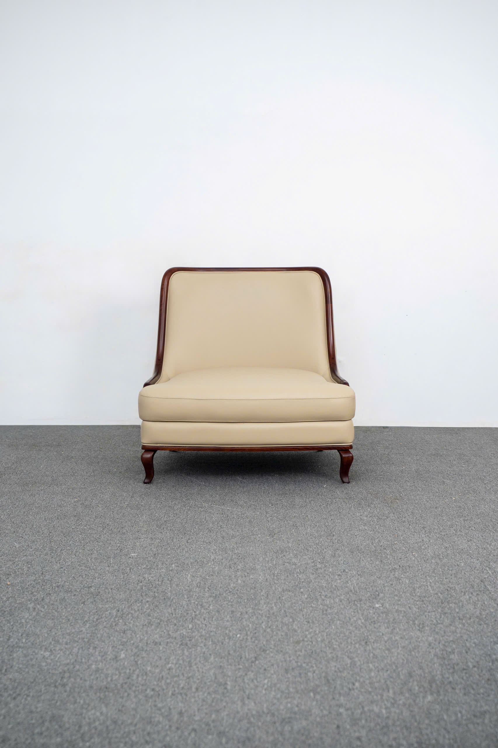 GHẾ REGENT – GD1070 – NÉT QUYẾN RŨ TỪ SỰ TỐI GIẢN